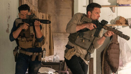 Jon Bernthal y Ben Affleck en El contable 2