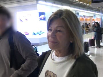 Cari Lapique en el aeropuerto