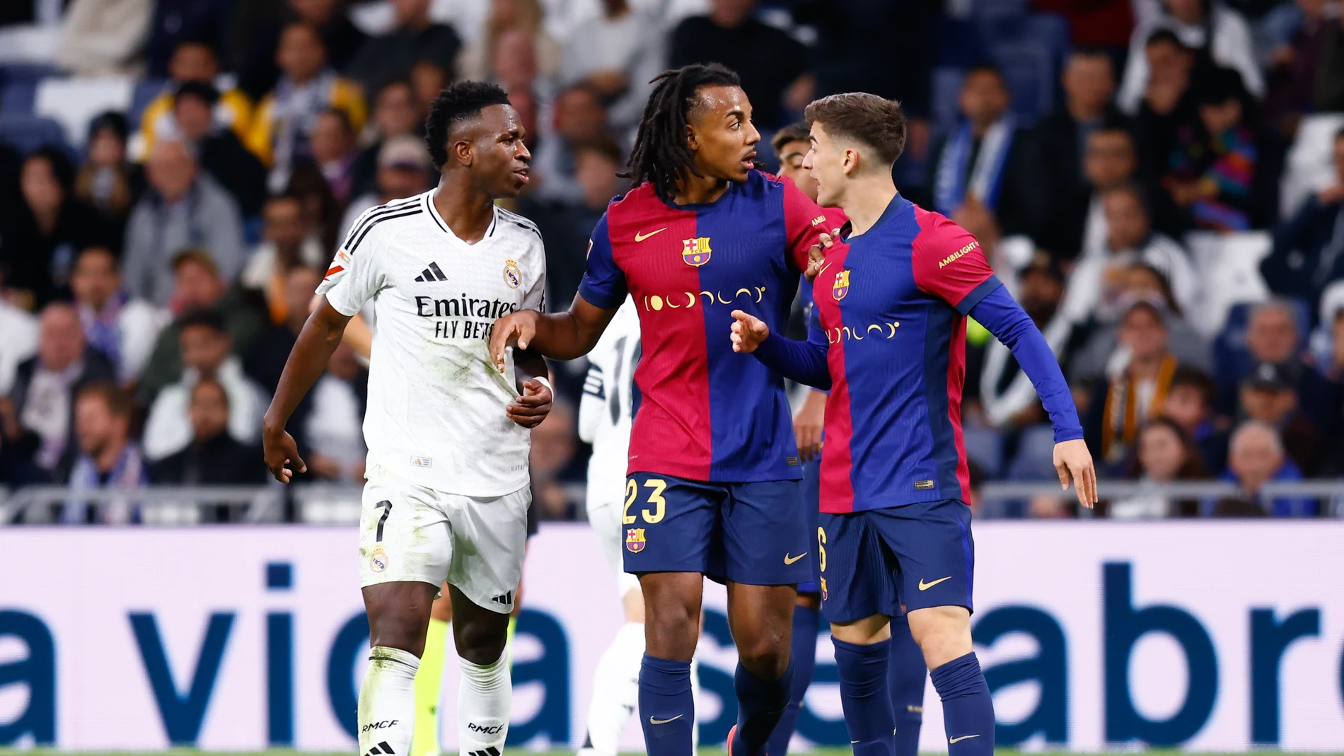 Vinícius, Koundé y Gavi, en un clásico entre Real Madrid y Barcelona Vinícius, Koundé y Gavi, en un clásico entre Real Madrid y Barcelona