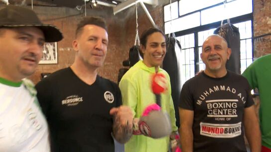 Imane Khelif, campeona ol&iacute;mpica, atiende a Antena 3 Deportes