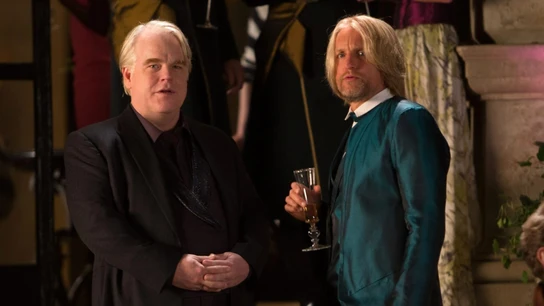Philip Seymour Hoffman y Woody Harrelson en Los Juegos del Hambre: En llamas Philip Seymour Hoffman y Woody Harrelson en Los Juegos del Hambre: En llamas