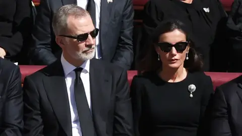 Felipe VI y la reina Letizia en el funeral del papa Francisco Felipe VI y la reina Letizia en el funeral del papa Francisco