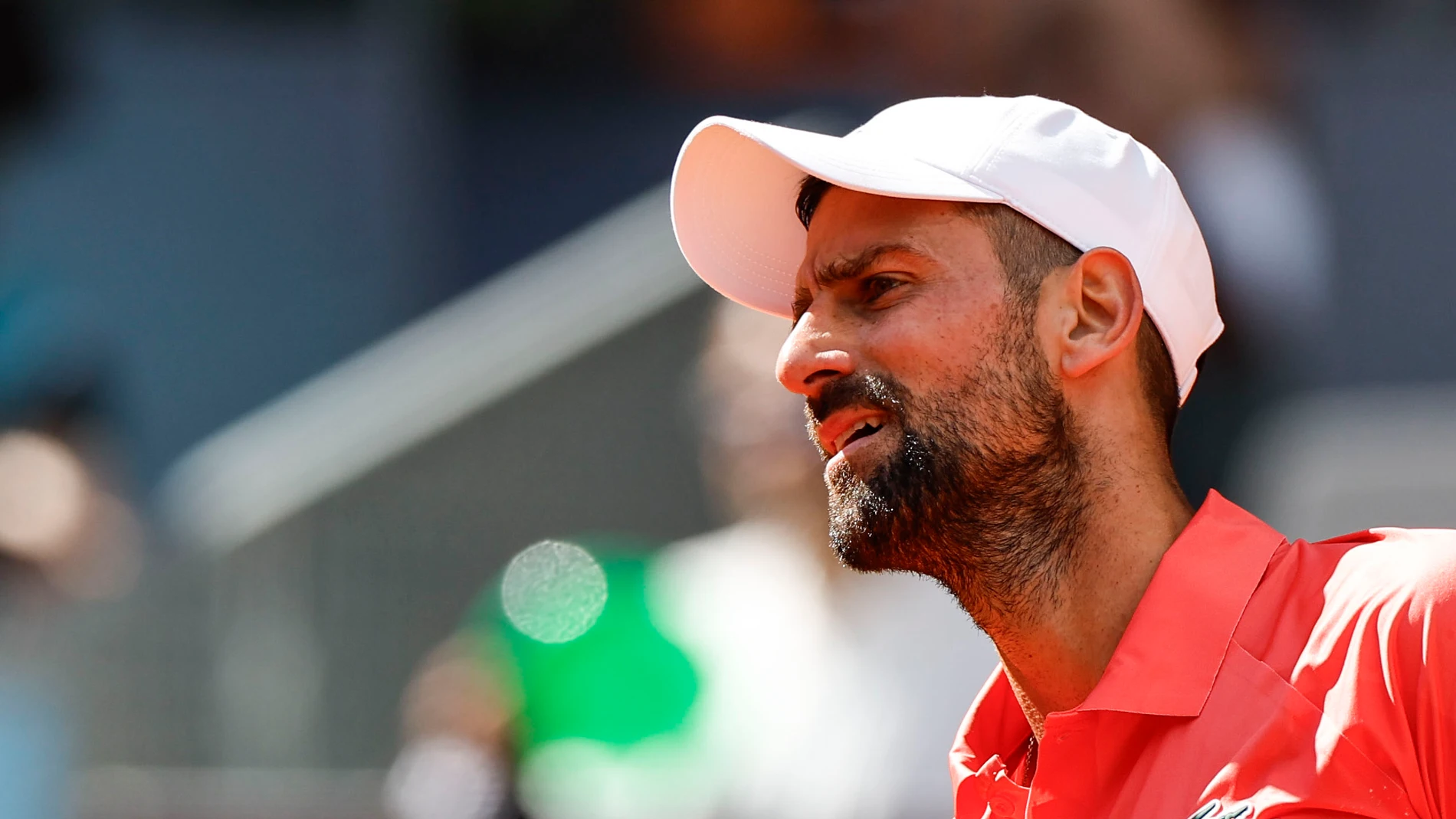 Novak Djokovic durante el partido ante Arnaldi en Madrid Novak Djokovic durante el partido ante Arnaldi en Madrid