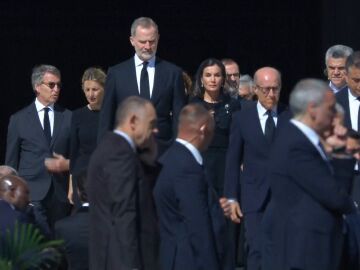 Los Reyes junto a la delegación Española