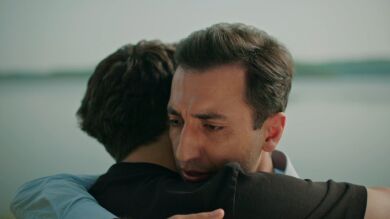 Fuat encuentra a Ferit y le da dinero para que huya con Seyran: “Te quiero, hermano” 