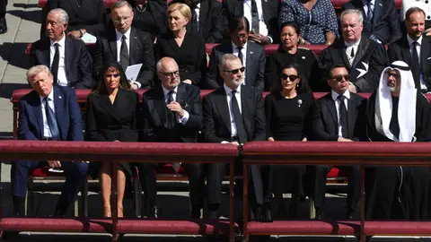 Los Reyes al lado de Donald Trump y Melania en el funeral del papa Francisco Los Reyes al lado de Donald Trump y Melania en el funeral del papa Francisco
