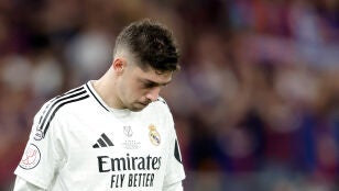 Fede Valverde, cabizbajo durante la final de Copa del Rey entre Real Madrid y Bar&ccedil;a