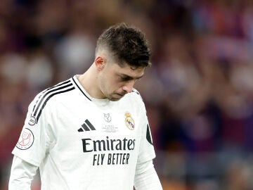 Fede Valverde, cabizbajo durante la final de Copa del Rey entre Real Madrid y Barça Fede Valverde, cabizbajo durante la final de Copa del Rey entre Real Madrid y Barça