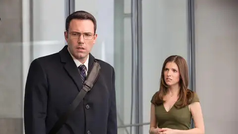 Ben Affleck y Anna Kendrick en El contable Ben Affleck y Anna Kendrick en El contable