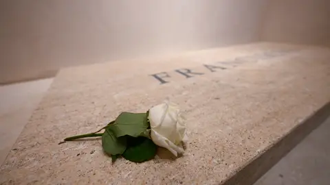 Tumba del papa Francisco Tumba del papa Francisco