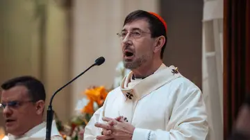 El arzobispo de Madrid, José Cobo, preside una misa en la Catedral de la Almudena en honor al papa Francisco. El arzobispo de Madrid, José Cobo, preside una misa en la Catedral de la Almudena en honor al papa Francisco.