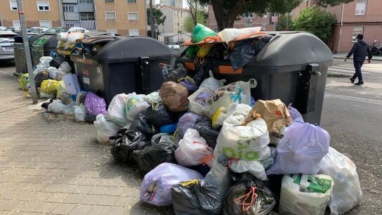 Acumulaci&oacute;n de basura en Madrid
