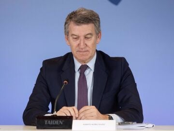 Feijóo sigue la crisis del apagón desde Valencia e intenta contactar con Sánchez para que le informe