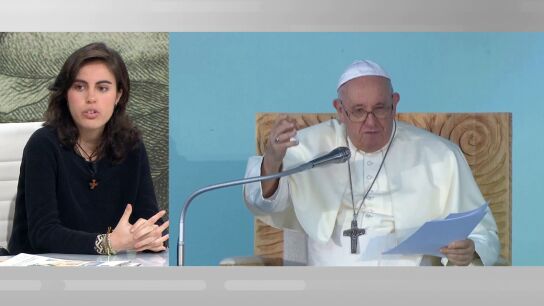 Celia, joven no binaria sobre el Papa.