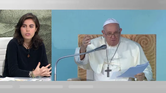 Celia, joven no binaria sobre el Papa. Celia, joven no binaria sobre el Papa.