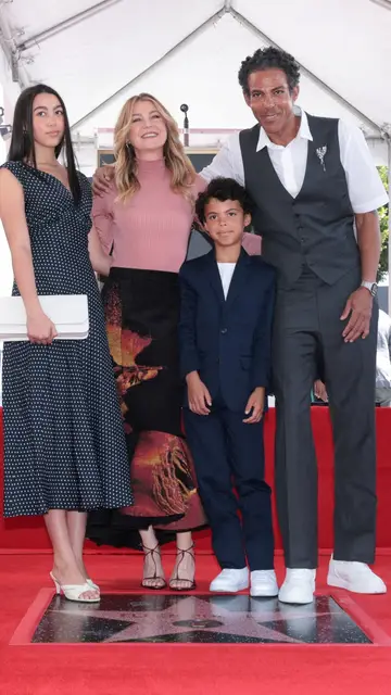 Ellen Pompeo junto a su marido Chris Ivery y sus hijos Stella y Eli Ellen Pompeo junto a su marido Chris Ivery y sus hijos Stella y Eli
