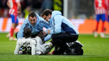 Mendy, lesionado