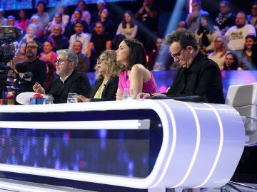 “Me he roto el radio”: Àngel Llàcer aparece lesionado en el inicio de la cuarta gala de Tu cara me suena