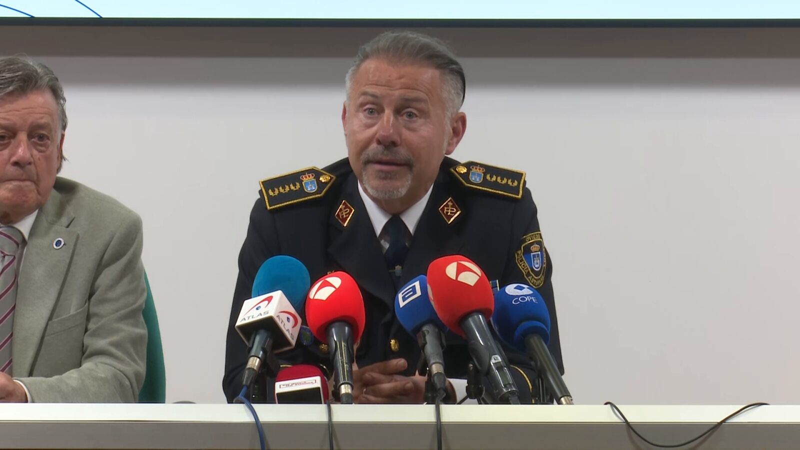 Los padres de los niños encerrados 4 años en Oviedo dijeron a los agentes que los menores 