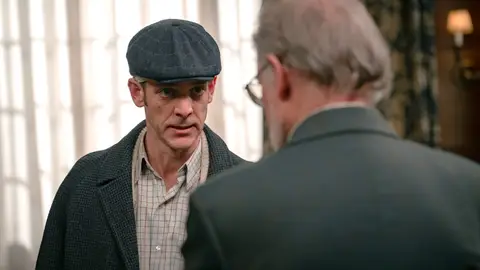 Luis le ofrece sus acciones a Damián a cambio de que jamás delate a Luz Luis le ofrece sus acciones a Damián a cambio de que jamás delate a Luz