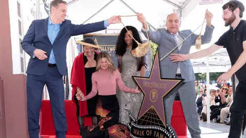 Ellen Pompeo recibiendo su estrella en el Paseo de la Fama de Hollywood Ellen Pompeo recibiendo su estrella en el Paseo de la Fama de Hollywood