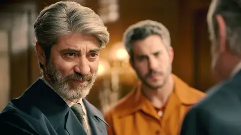 Don Pedro contrata al nuevo trabajador... ¡sin saber que es el detective privado de Damián!