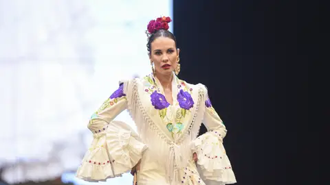 Jessica Bueno Jessica Bueno