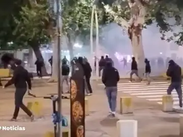 Los ultras del Betis y la Fiorentina sembraron el pánico en Sevilla Los ultras del Betis y la Fiorentina sembraron el pánico en Sevilla
