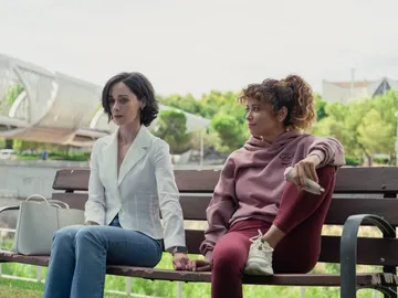 Daniela y Amanda haciendo los "deberes" de terapia Daniela y Amanda haciendo los "deberes" de terapia