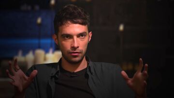 El mensaje de Carlos para los espectadores de Traitors: "Vas acojonado por los pasillos"