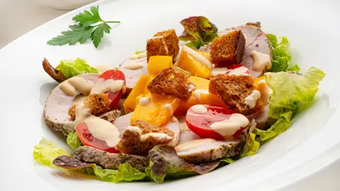 Ensalada de pavo y mango de Karlos Arguiñano… ¡lo mejor para el buen tiempo! Ensalada de pavo y mango de Karlos Arguiñano… ¡lo mejor para el buen tiempo!