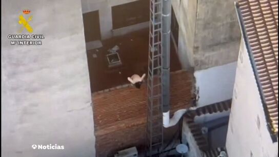 Detenido un hombre acusado por violencia de g&eacute;nero que huy&oacute; saltando por los tejados de La Mora&ntilde;a, &Aacute;vila