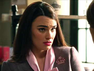 Fina, sorprendida con la actitud de Marta hacia el nuevo trabajador de la fábrica: “¿Qué te pasa con ese hombre?” Fina, sorprendida con la actitud de Marta hacia el nuevo trabajador de la fábrica: “¿Qué te pasa con ese hombre?”