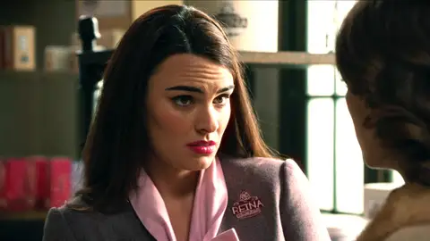 Fina, sorprendida con la actitud de Marta hacia el nuevo trabajador de la fábrica: “¿Qué te pasa con ese hombre?” Fina, sorprendida con la actitud de Marta hacia el nuevo trabajador de la fábrica: “¿Qué te pasa con ese hombre?”