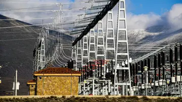 Imagen de archivo de una central eléctrica en Zaragoza Imagen de archivo de una central eléctrica en Zaragoza