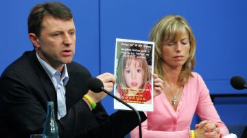 Imagen de archivo de los padres de Madeleine McCann.