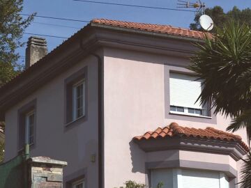 Imagen del exterior de la "casa de los horrores" de Oviedo.