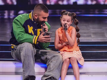 ¡Manuel Turizo no se resiste! El coach acepta la petición de esta talent y cantan ‘Vagabundo’ en La Voz Kids 