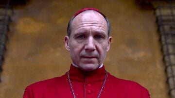 Ralph Fiennes en Cónclave