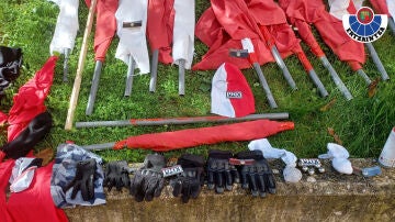 Objetos sustraídos por la Ertzaintza a los radicales
