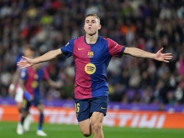 Fermín López celebra el segundo gol del Barça ante el Valladolid