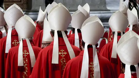 Imagen de archivo de los cardenales en el Vaticano. Imagen de archivo de los cardenales en el Vaticano.