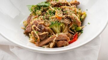 Lo mein de ternera