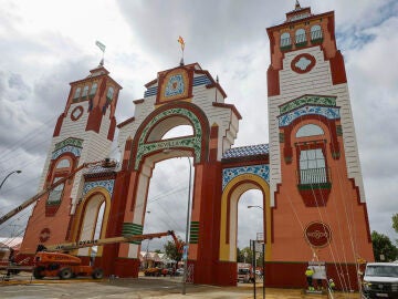 Portada de la Feria de Abril de Sevilla 2025