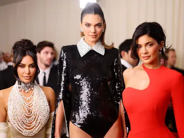 Hermanas Kardashian-Jenner en la MET Gala Hermanas Kardashian-Jenner en la MET Gala