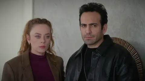 ¡Esta noche, estalla el caos! Efsun convierte la boda de Seren en un campo de batalla familiar en Renacer ¡Esta noche, estalla el caos! Efsun convierte la boda de Seren en un campo de batalla familiar en Renacer