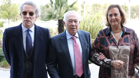 Alfonso Díez, Curro Romero y Carmen Tello en 2024 Alfonso Díez, Curro Romero y Carmen Tello en 2024