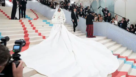 Rihanna en la Met Gala 2023 Rihanna en la Met Gala 2023