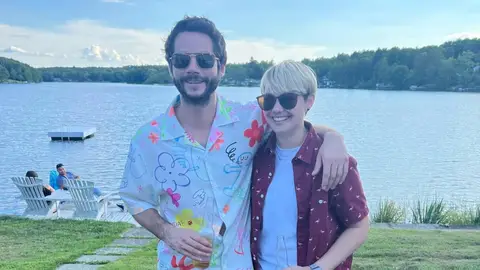 Dylan O'Brien y Julz en 2022 Dylan O'Brien y Julz en 2022
