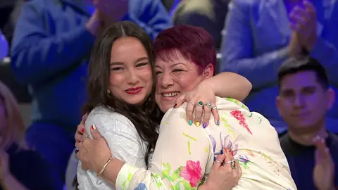 A Vale se le enciende la bombilla y resuelve el panel de 1.050 euros sin apenas consensuarlo con su hija A Vale se le enciende la bombilla y resuelve el panel de 1.050 euros sin apenas consensuarlo con su hija